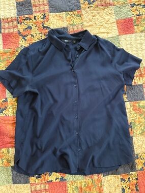 Uniqlo short sleeve button down